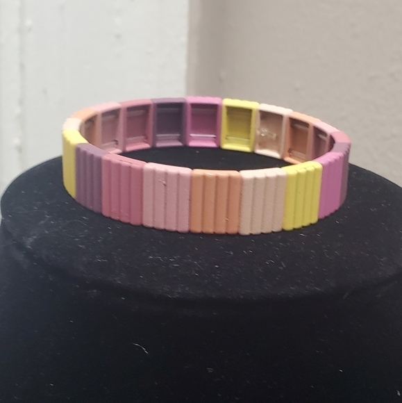 4/$20 Multicolor Beaded Stretch Bracelet. 🌴 - Picture 4 of 5